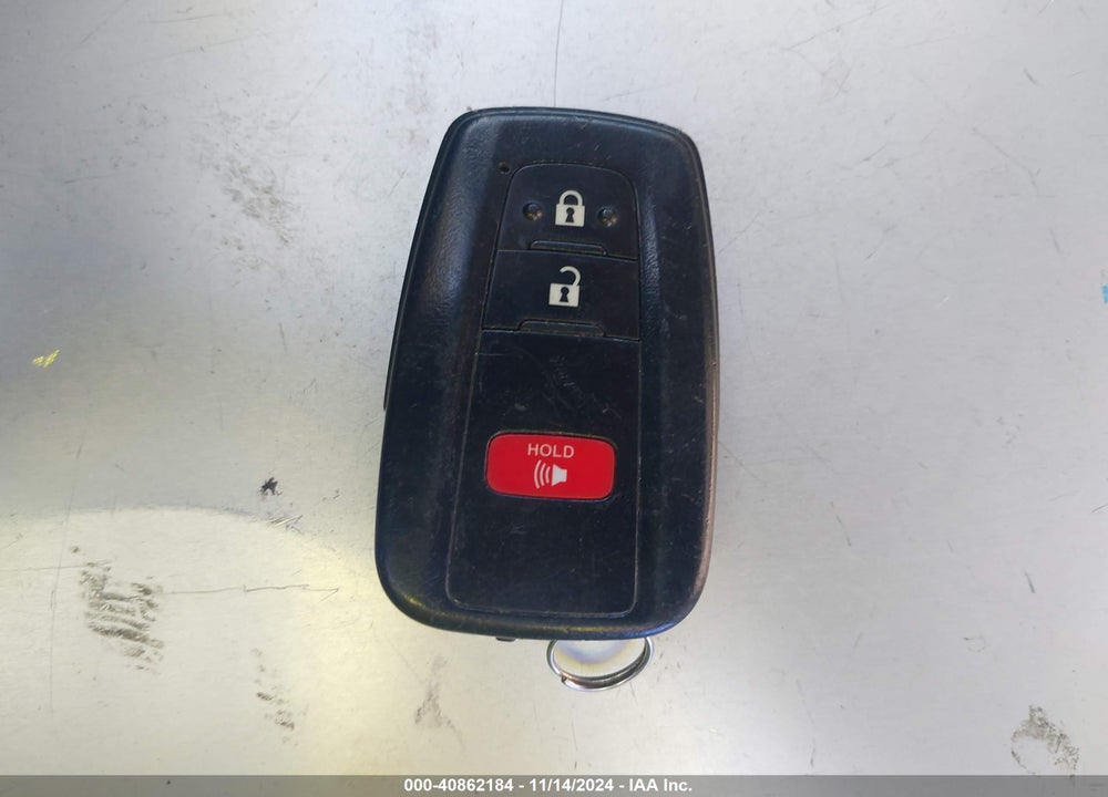 2019 TOYOTA RAV4 XLE VIN: 2T3W1RFV5KC027760