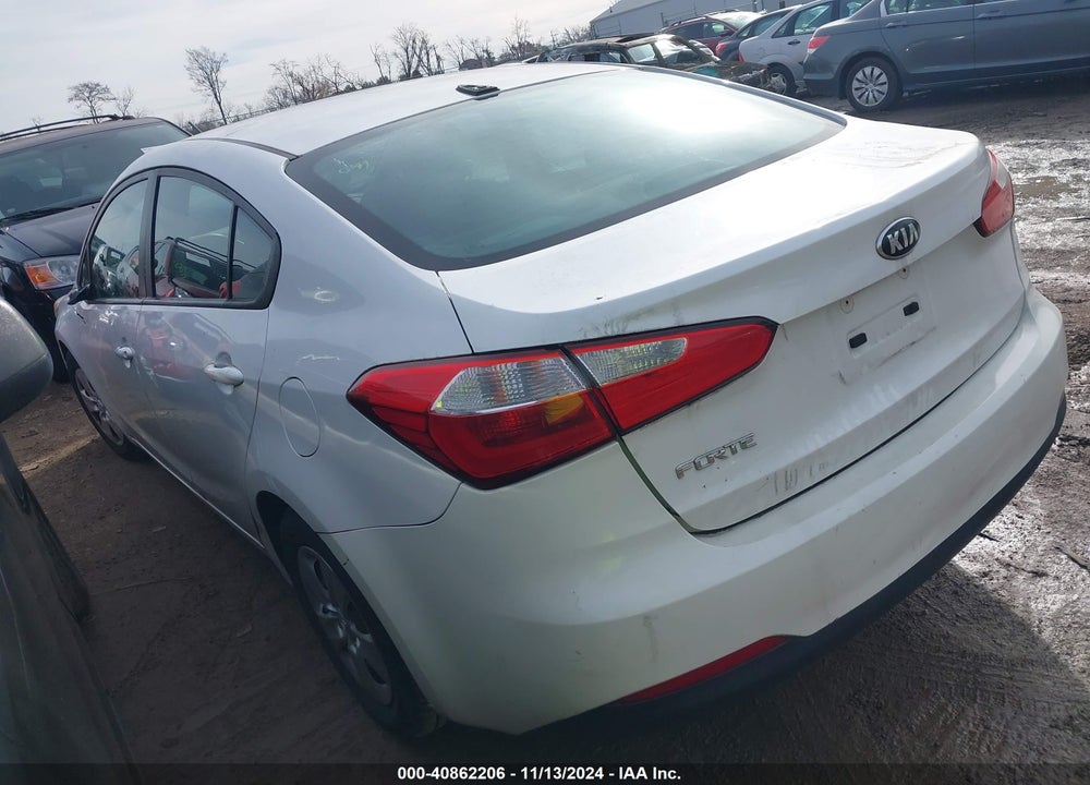 2015 KIA FORTE LX VIN: KNAFX4A62F5399891