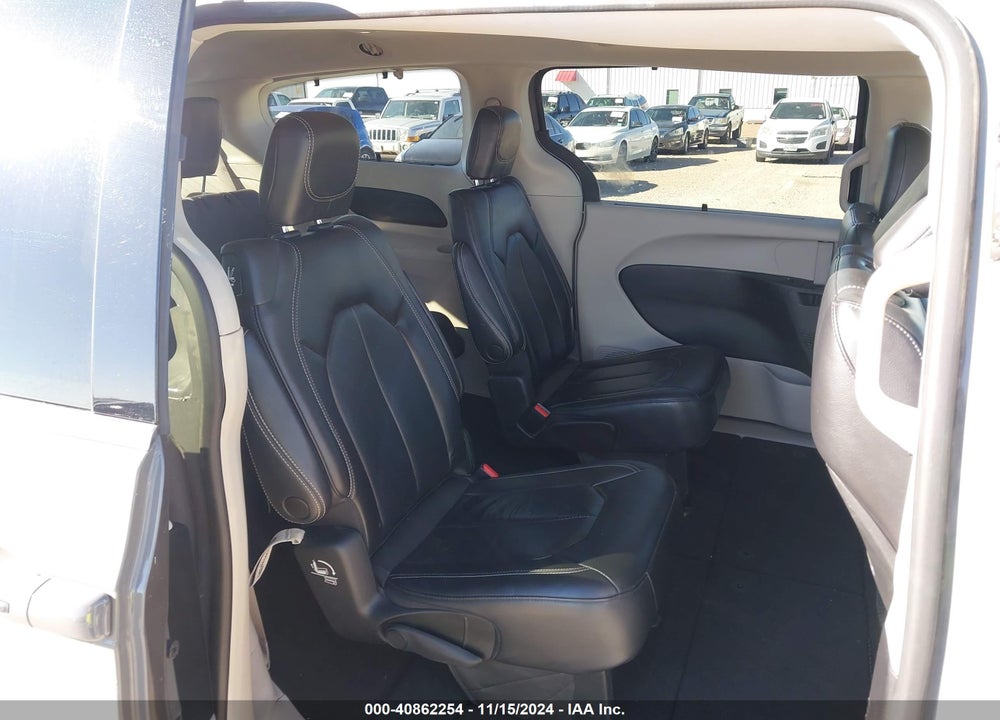 2022 CHRYSLER PACIFICA TOURING L VIN: 2C4RC1BG2NR182568
