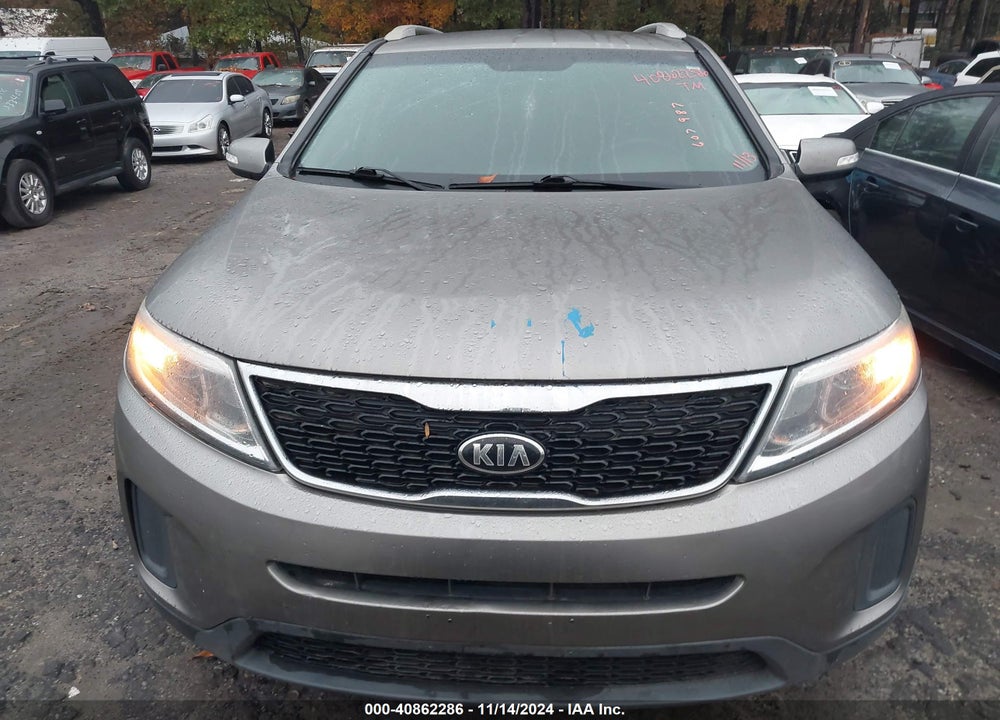 2015 KIA SORENTO LX V6 VIN: 5XYKTDA79FG607987