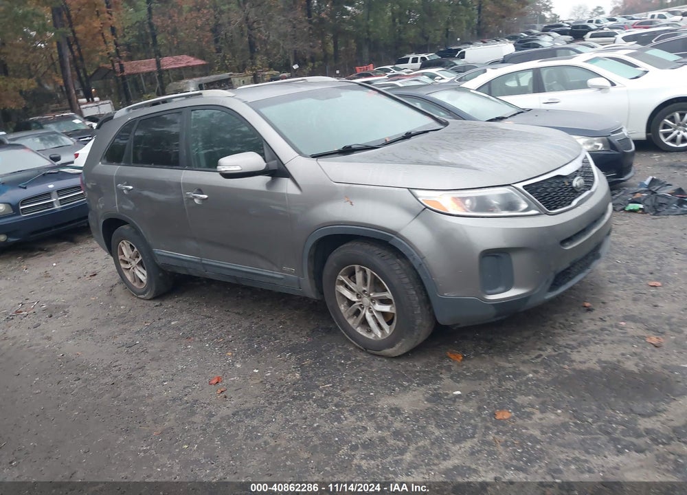 2015 KIA SORENTO LX V6 VIN: 5XYKTDA79FG607987