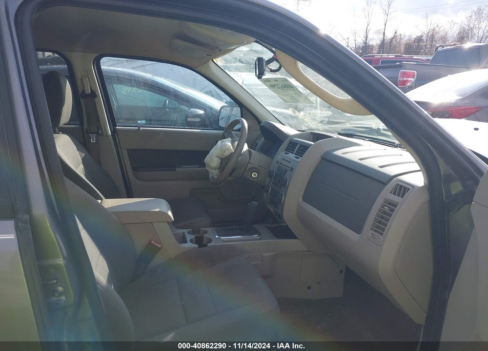 2009 FORD ESCAPE VIN: 1FMCU93779KB93176