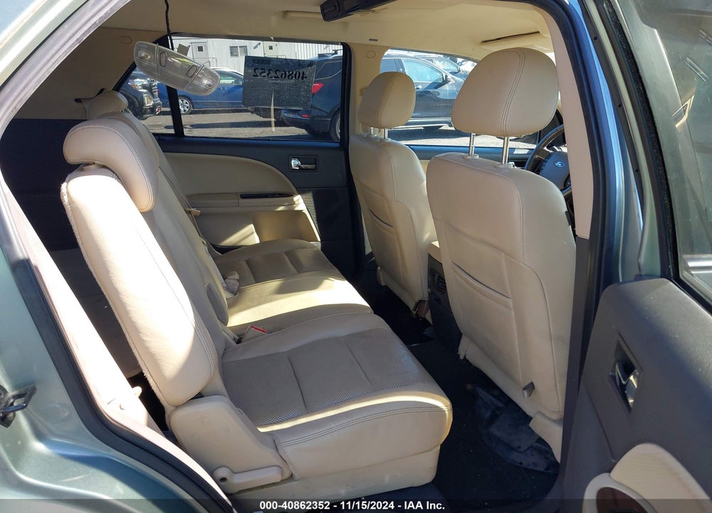 2008 FORD TAURUS X LIMITED VIN: 1FMDK06W88GA16856