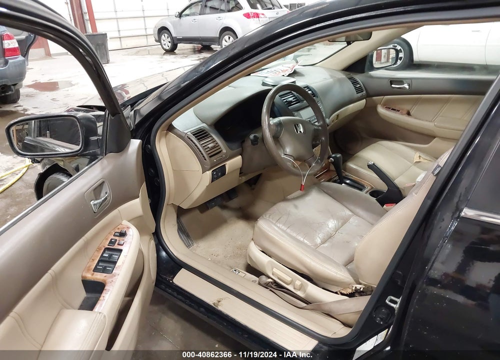 2004 HONDA ACCORD 3.0 EX VIN: 1HGCM66524A071242