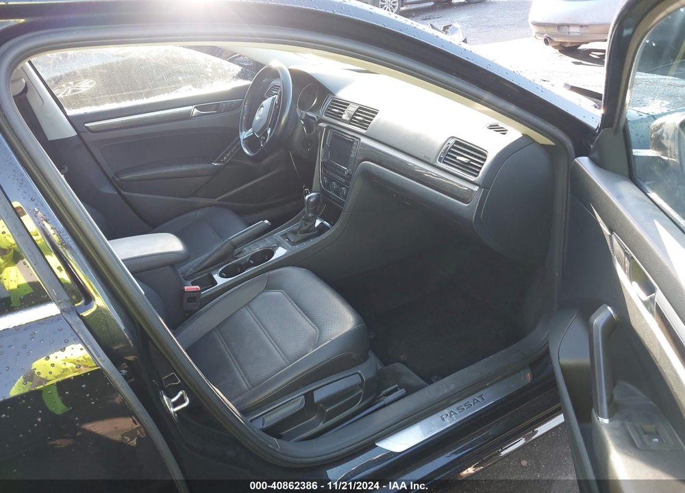2018 VOLKSWAGEN PASSAT 2.0T SE VIN: 1VWBA7A38JC018802
