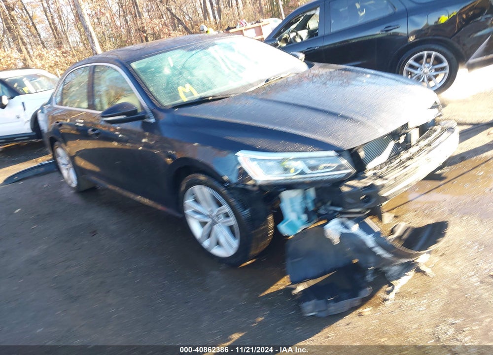2018 VOLKSWAGEN PASSAT 2.0T SE VIN: 1VWBA7A38JC018802