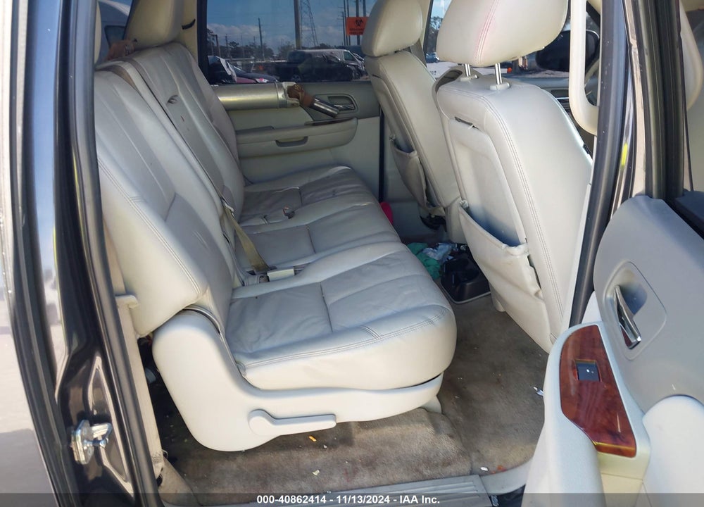 2011 CHEVROLET SUBURBAN 1500 LT1 VIN: 1GNSCJE01BR253137