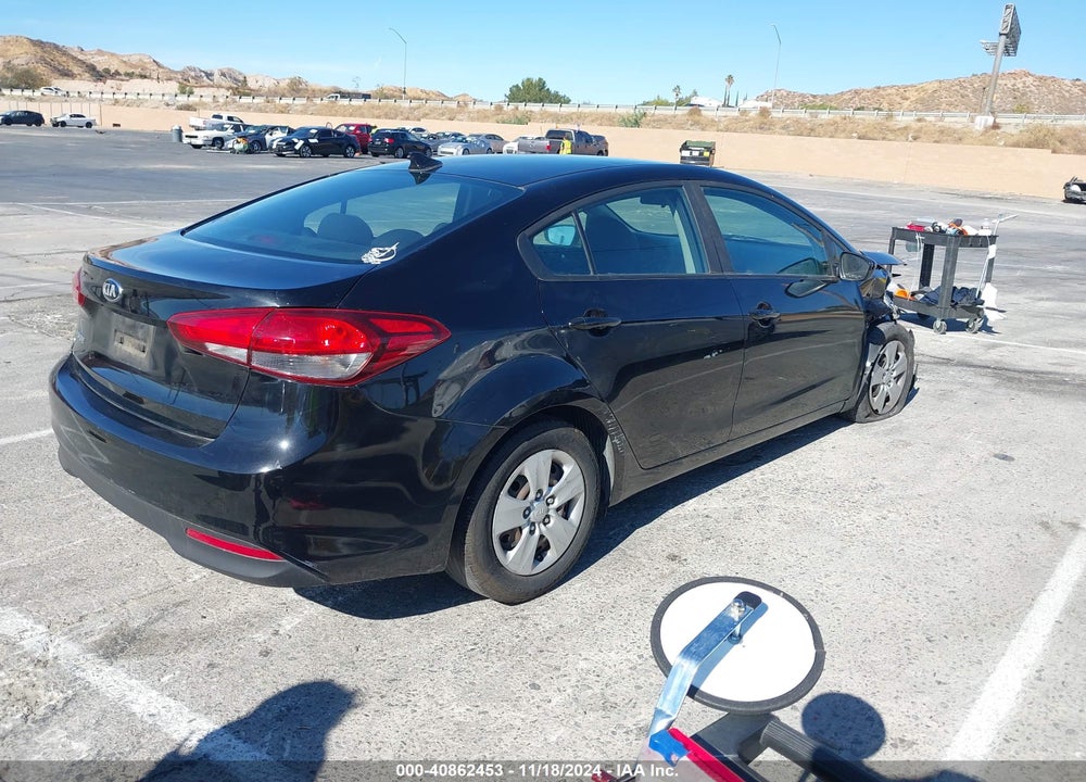 2017 KIA FORTE LX VIN: 3KPFK4A7XHE049491