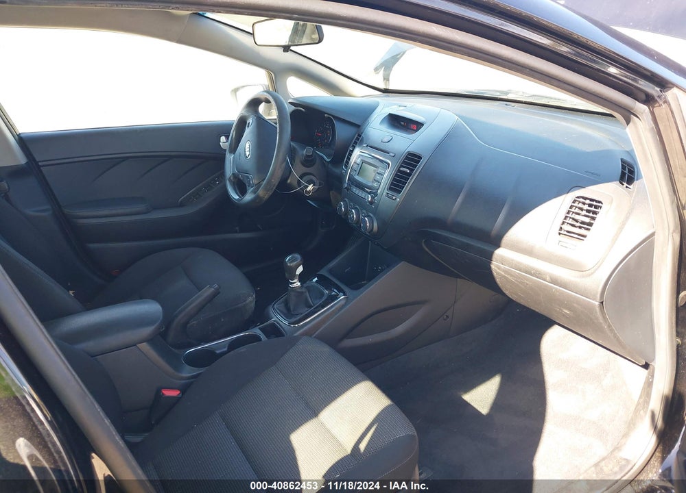 2017 KIA FORTE LX VIN: 3KPFK4A7XHE049491