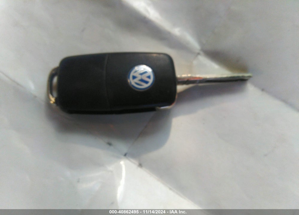 2009 VOLKSWAGEN EOS KOMFORT VIN: WVWBA71F69V006838