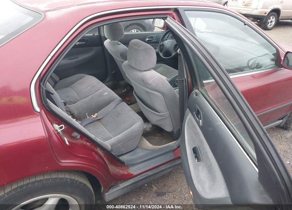 1996 HONDA ACCORD LX/EX VIN: 1HGCD5630TA229715