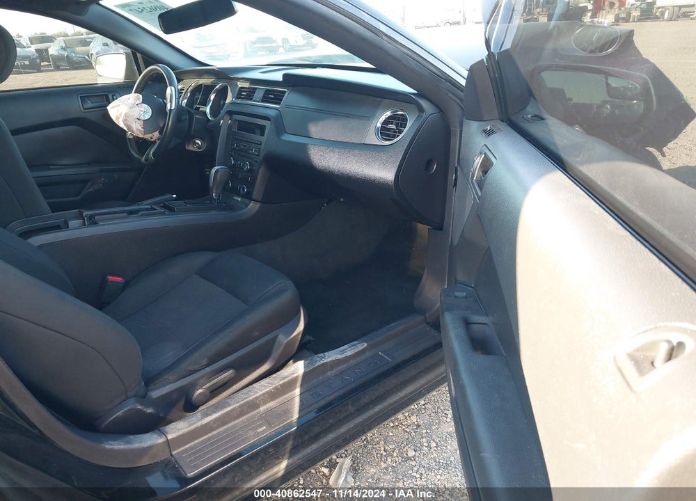 2014 FORD MUSTANG V6 VIN: 1ZVBP8AMXE5327727