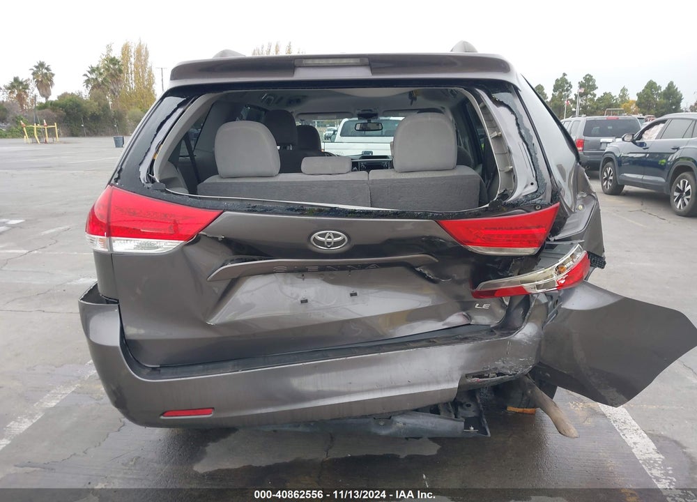 2011 TOYOTA SIENNA LE VIN: 5TDKA3DC8BS005555