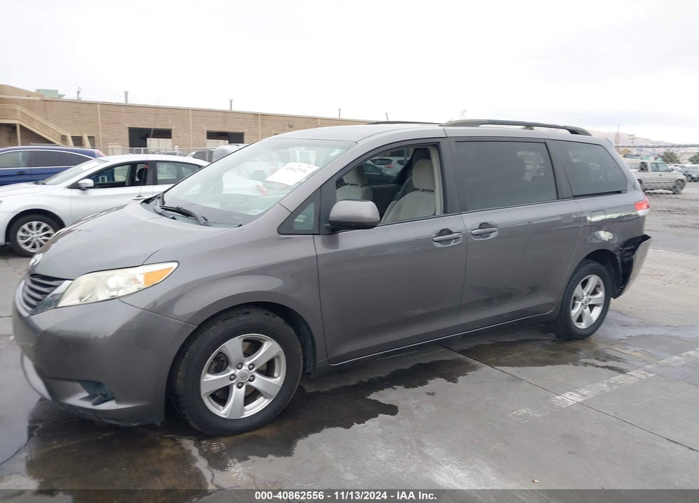 2011 TOYOTA SIENNA LE VIN: 5TDKA3DC8BS005555