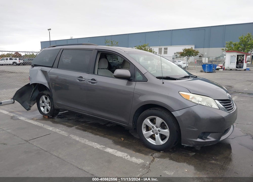 2011 TOYOTA SIENNA LE VIN: 5TDKA3DC8BS005555
