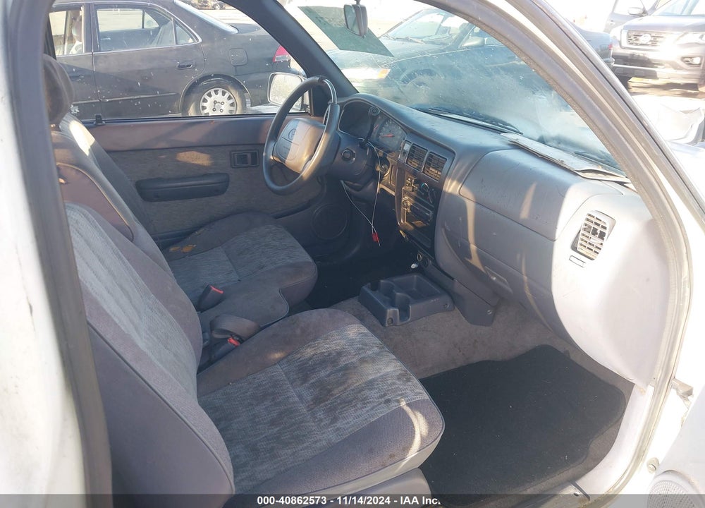 1998 TOYOTA TACOMA VIN: 4TAVL52N4WZ136988