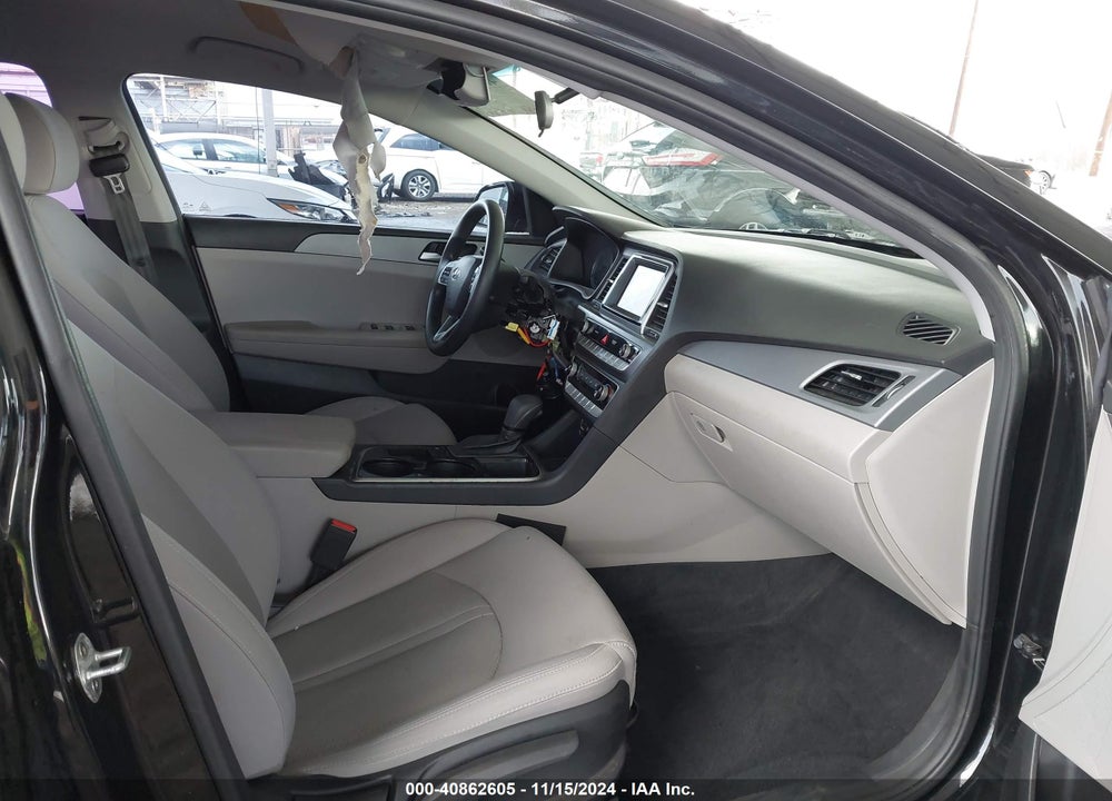 2019 HYUNDAI SONATA SE VIN: 5NPE24AF2KH744649