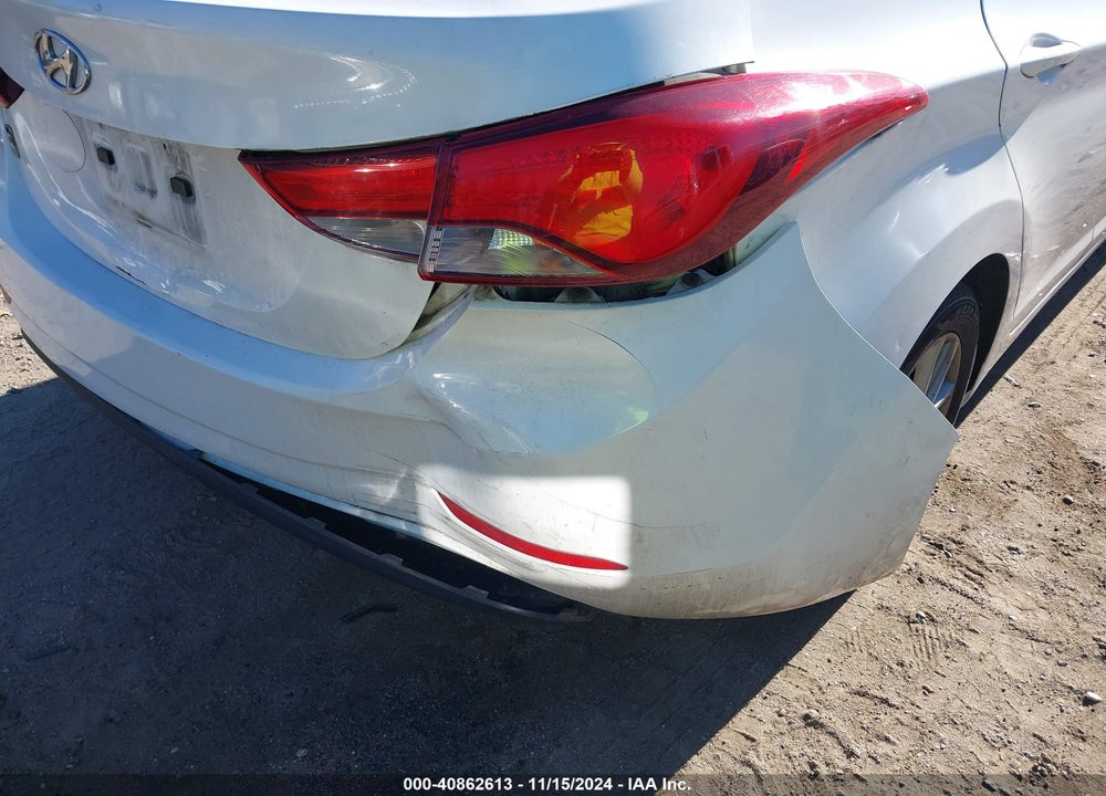 2014 HYUNDAI ELANTRA SE VIN: 5NPDH4AE2EH463053