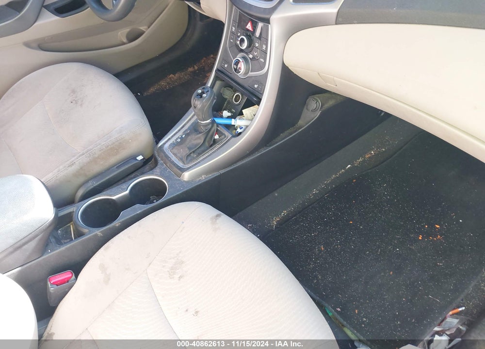 2014 HYUNDAI ELANTRA SE VIN: 5NPDH4AE2EH463053