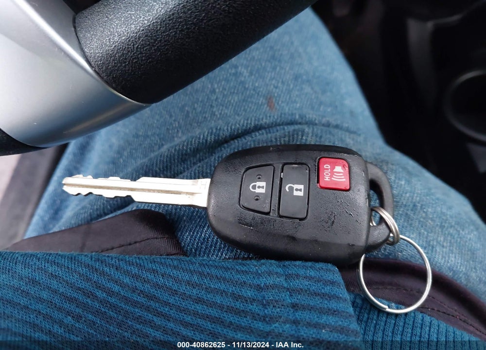 2015 TOYOTA PRIUS C TWO VIN: JTDKDTB36F1584560