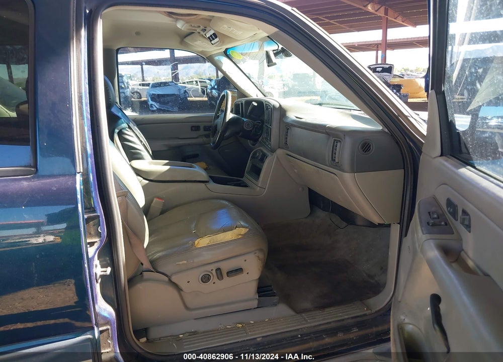 2005 CHEVROLET TAHOE LT VIN: 1GNEC13T85R132636