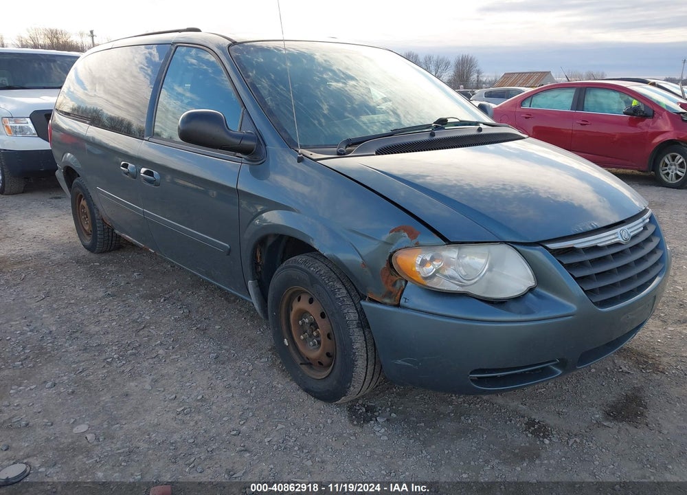 2005 CHRYSLER TOWN & COUNTRY LX VIN: 2C4GP44R45R401543