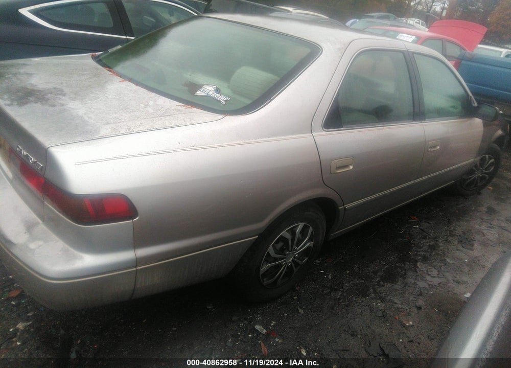 1999 TOYOTA CAMRY LE VIN: 4T1BG22K5XU413769