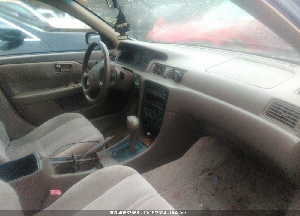 1999 TOYOTA CAMRY LE VIN: 4T1BG22K5XU413769