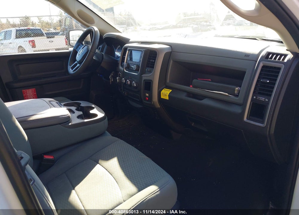 2019 RAM 1500 CLASSIC TRADESMAN 4X4 6'4 BOX VIN: 1C6RR7FG2KS517471