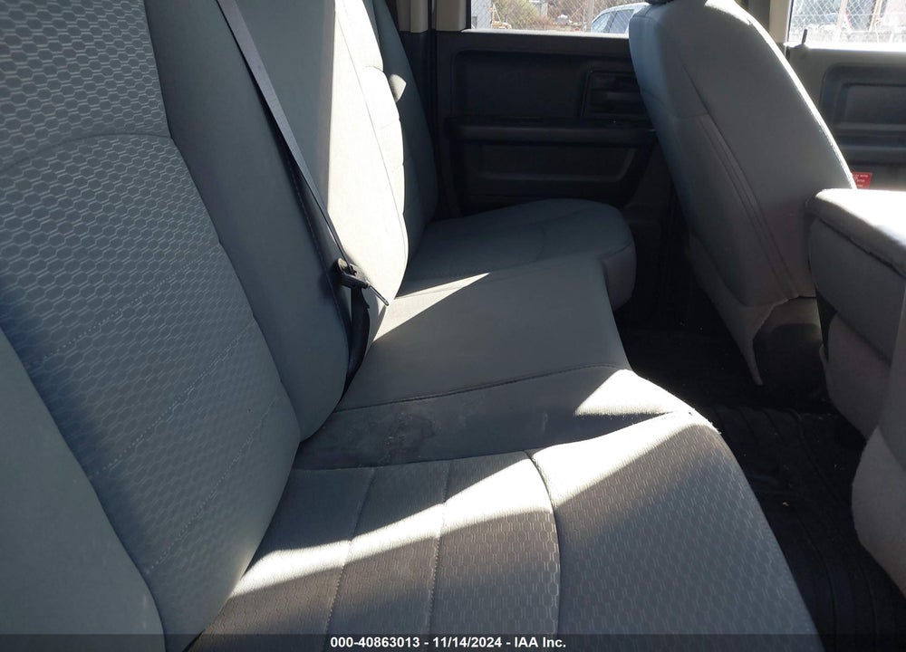 2019 RAM 1500 CLASSIC TRADESMAN 4X4 6'4 BOX VIN: 1C6RR7FG2KS517471