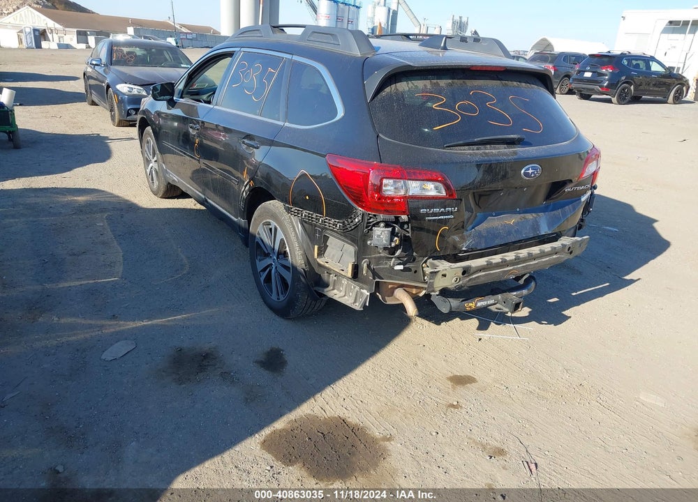 2018 SUBARU OUTBACK 2.5I LIMITED VIN: 4S4BSANC3J3334854