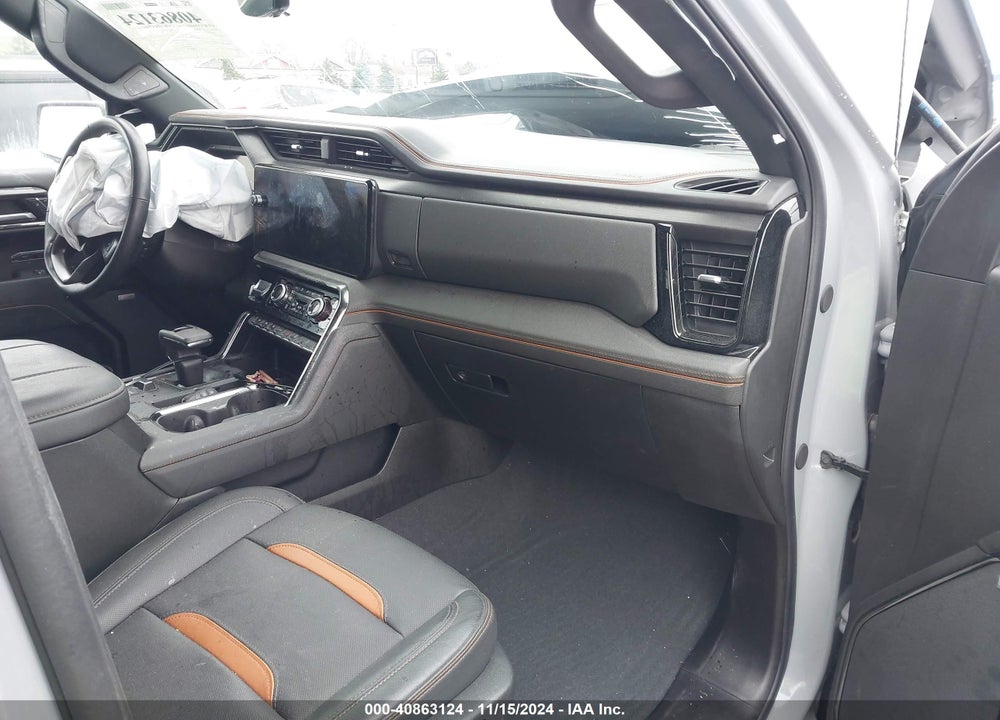 2024 GMC SIERRA 1500 4WD SHORT BOX AT4 VIN: 1GTUUEE85RZ194437