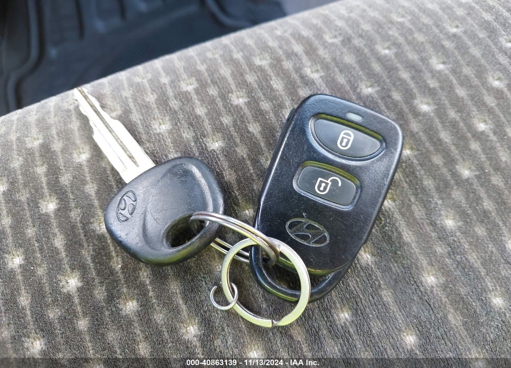 2005 HYUNDAI TUCSON GLS/LX VIN: KM8JN12D75U115881