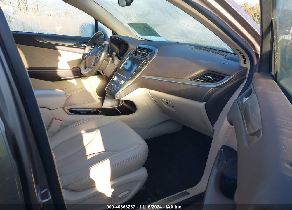 2017 LINCOLN MKC PREMIERE VIN: 5LMCJ1C97HUL16681