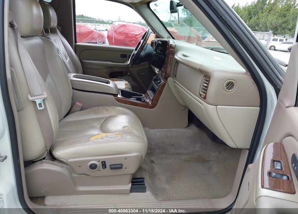 2004 CHEVROLET TAHOE LT VIN: 1GNEC13Z04J224051
