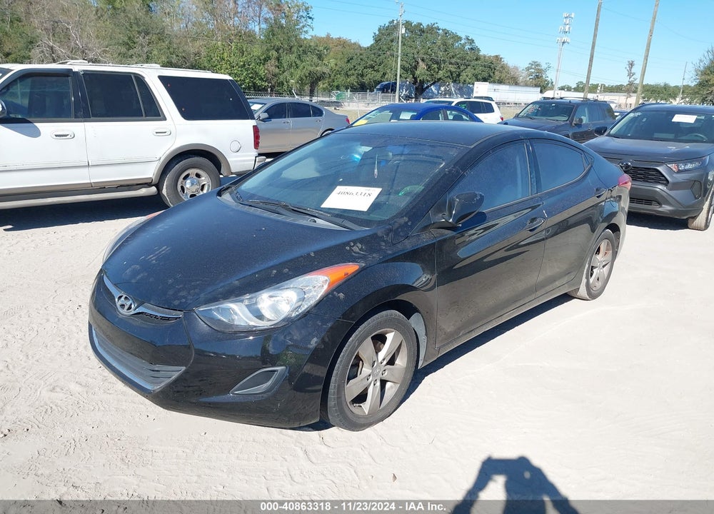 2013 HYUNDAI ELANTRA VIN: KMHDH4AE6DU716570