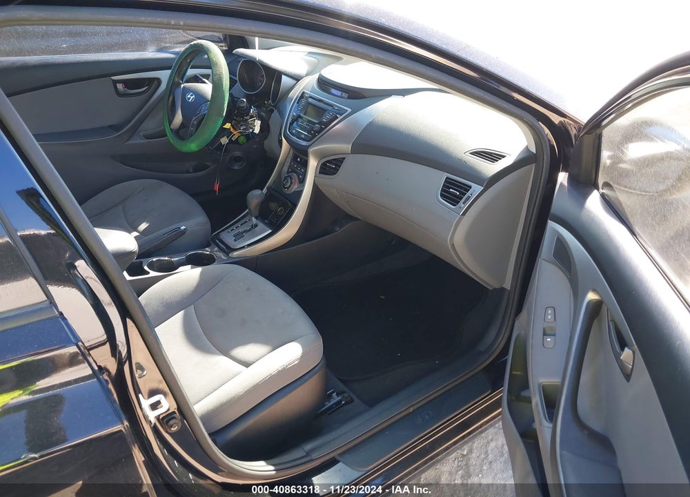 2013 HYUNDAI ELANTRA VIN: KMHDH4AE6DU716570