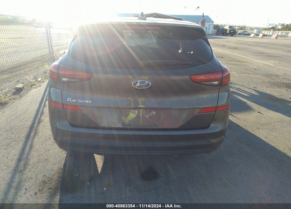 2021 HYUNDAI TUCSON SE VIN: KM8J23A41MU353942