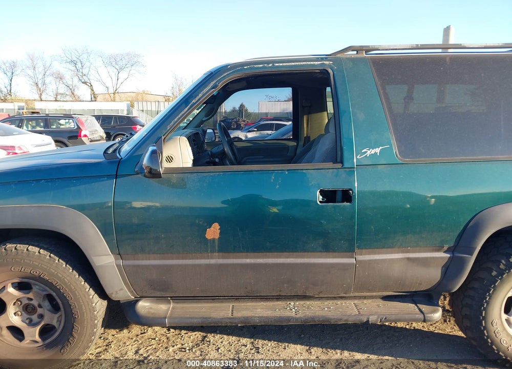1997 CHEVROLET TAHOE VIN: 3GNEK18R3VG110088