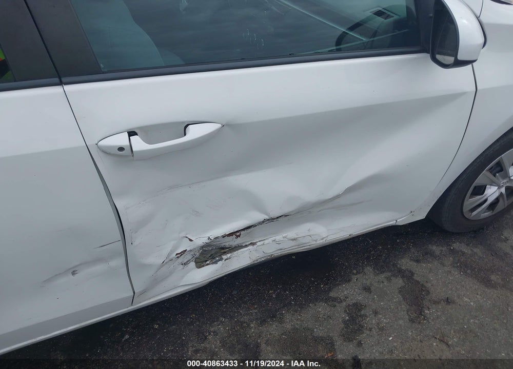 2014 TOYOTA COROLLA L VIN: 5YFBURHE4EP106157
