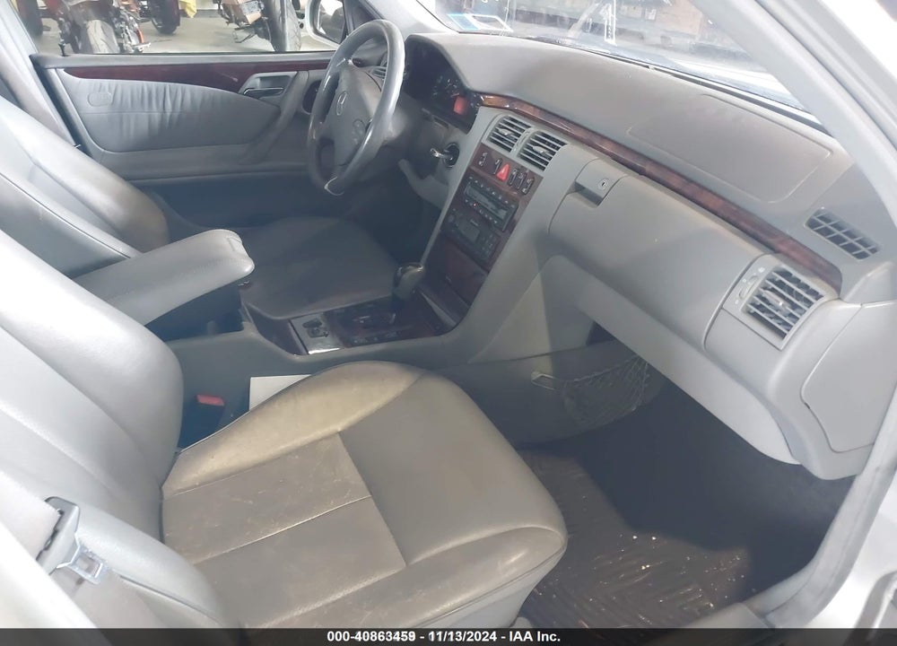 2001 MERCEDES-BENZ E 320 VIN: WDBJF65J41B225811