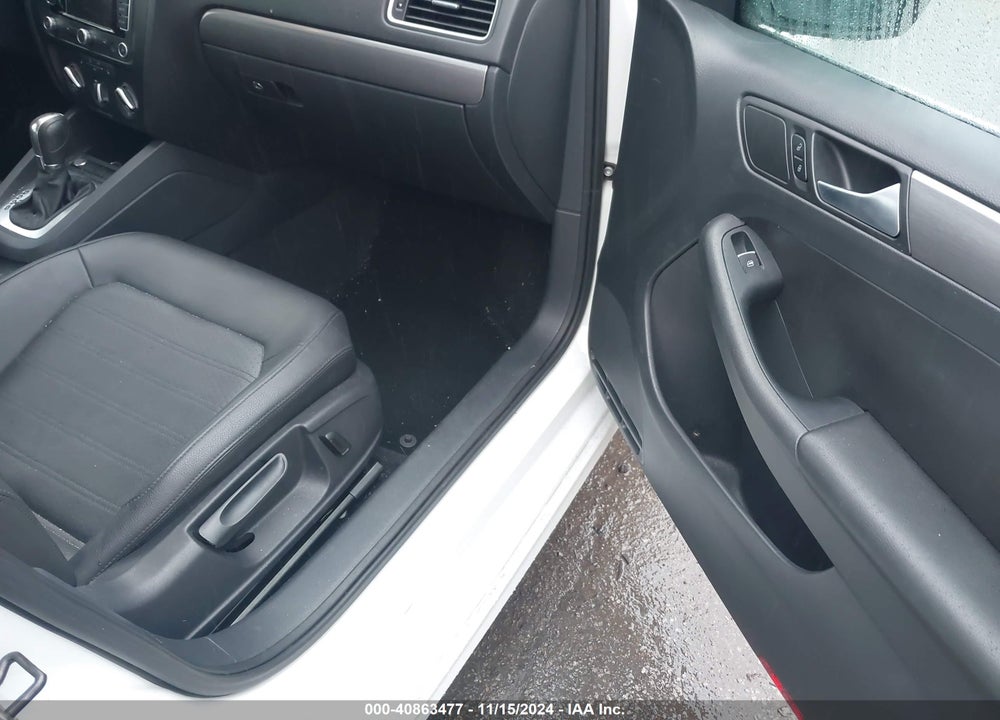 2014 VOLKSWAGEN JETTA 1.8T SEL VIN: 3VWL17AJ7EM430457