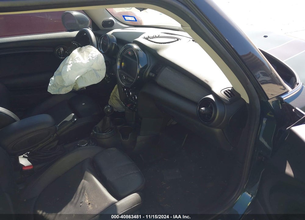 2015 MINI COOPER HARDTOP VIN: WMWXM5C5XF3A96590