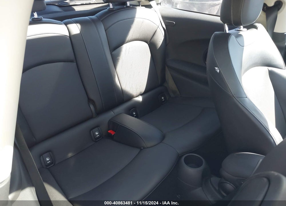 2015 MINI COOPER HARDTOP VIN: WMWXM5C5XF3A96590