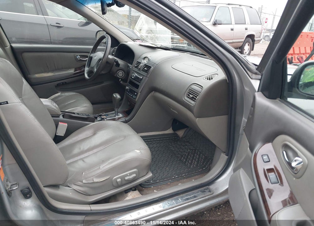 2001 INFINITI I30 LUXURY VIN: JNKCA31AX1T040961