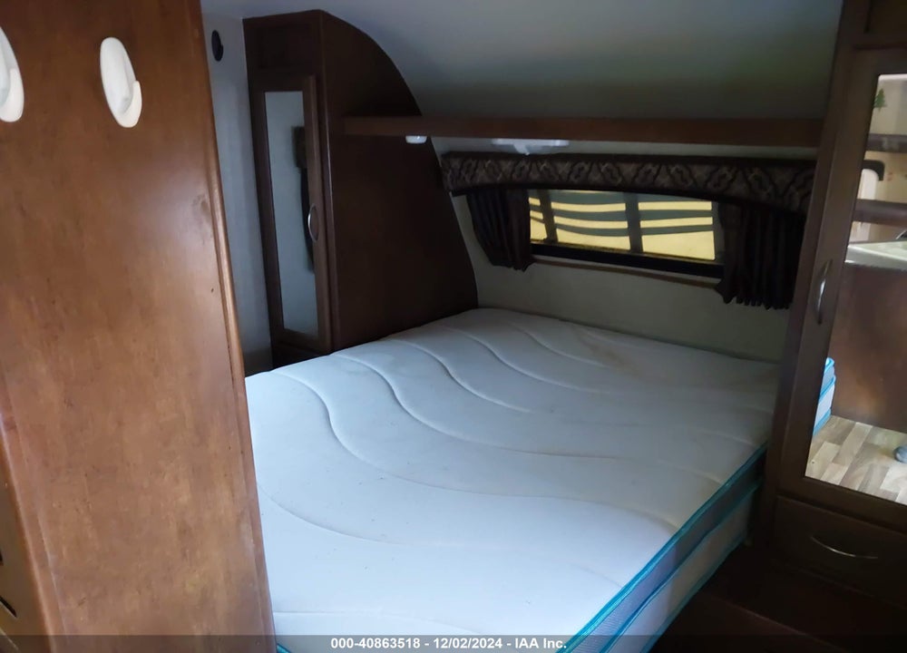 2016 PACIFIC COACH WORKS SEA BREEZE VIN: 5UYLS2820GR021763