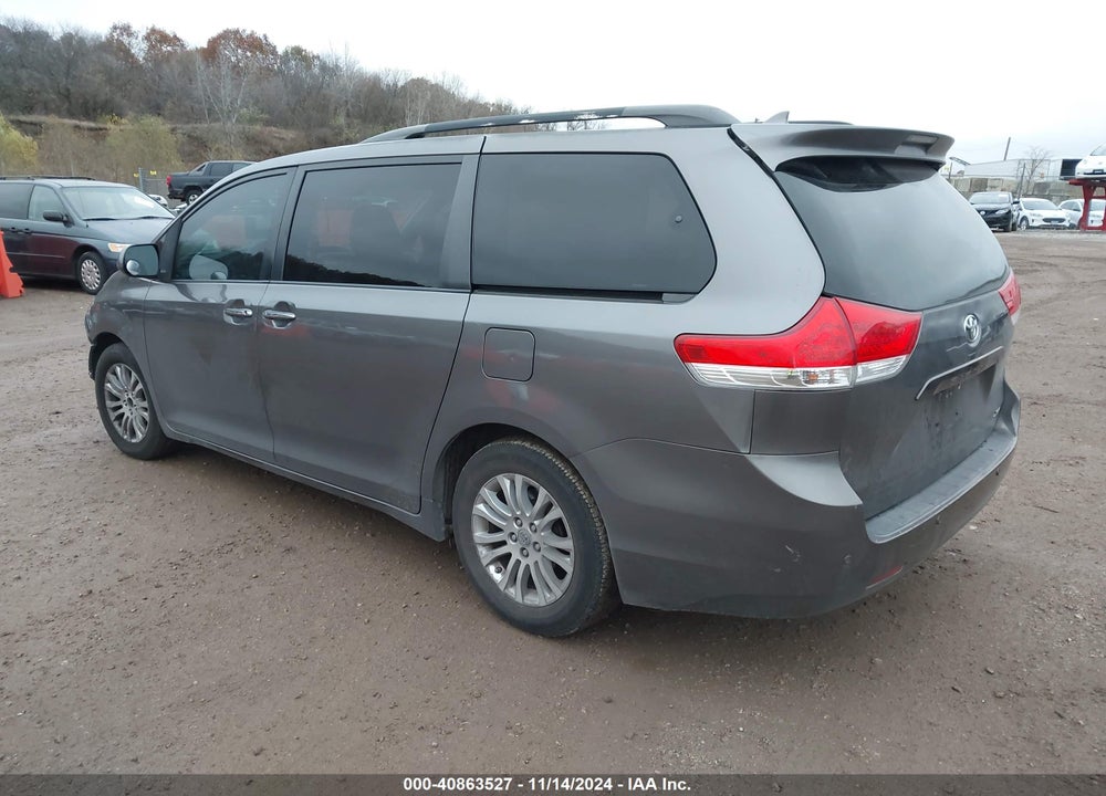 2011 TOYOTA SIENNA XLE LIMITED VIN: 5TDYK3DC4BS145366
