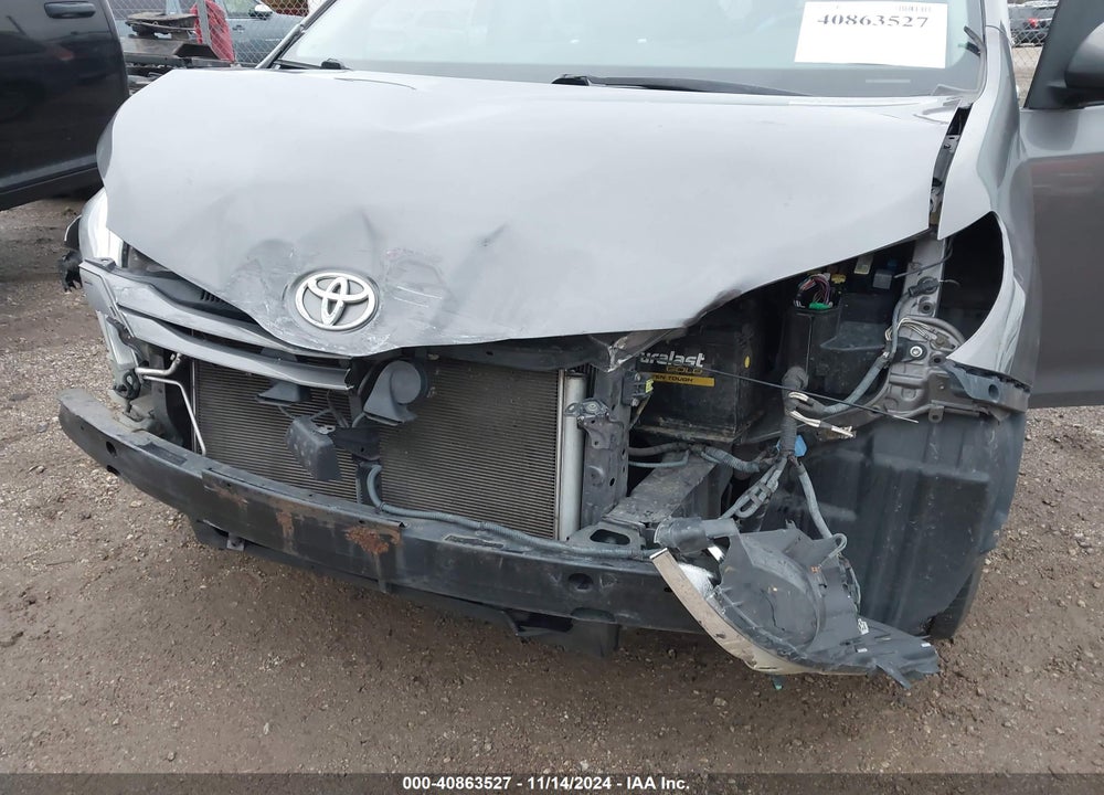 2011 TOYOTA SIENNA XLE LIMITED VIN: 5TDYK3DC4BS145366