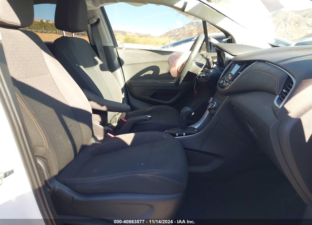 2018 CHEVROLET TRAX LS VIN: 3GNCJKSB6JL159184