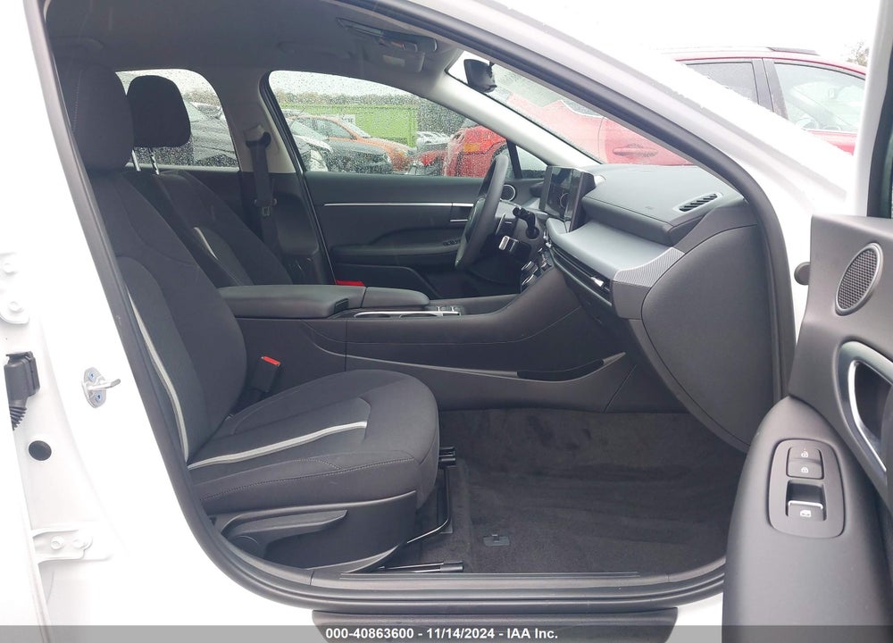 2024 HYUNDAI SONATA VIN: KMHL64JA3RA395305